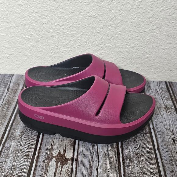 OOFOS OOmega OOahh stacked sandals in rosebud in black women's size 6 - Picture 2 of 7